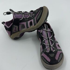 TEVA Little Girl’s Purple Shoes Size 11 EUC